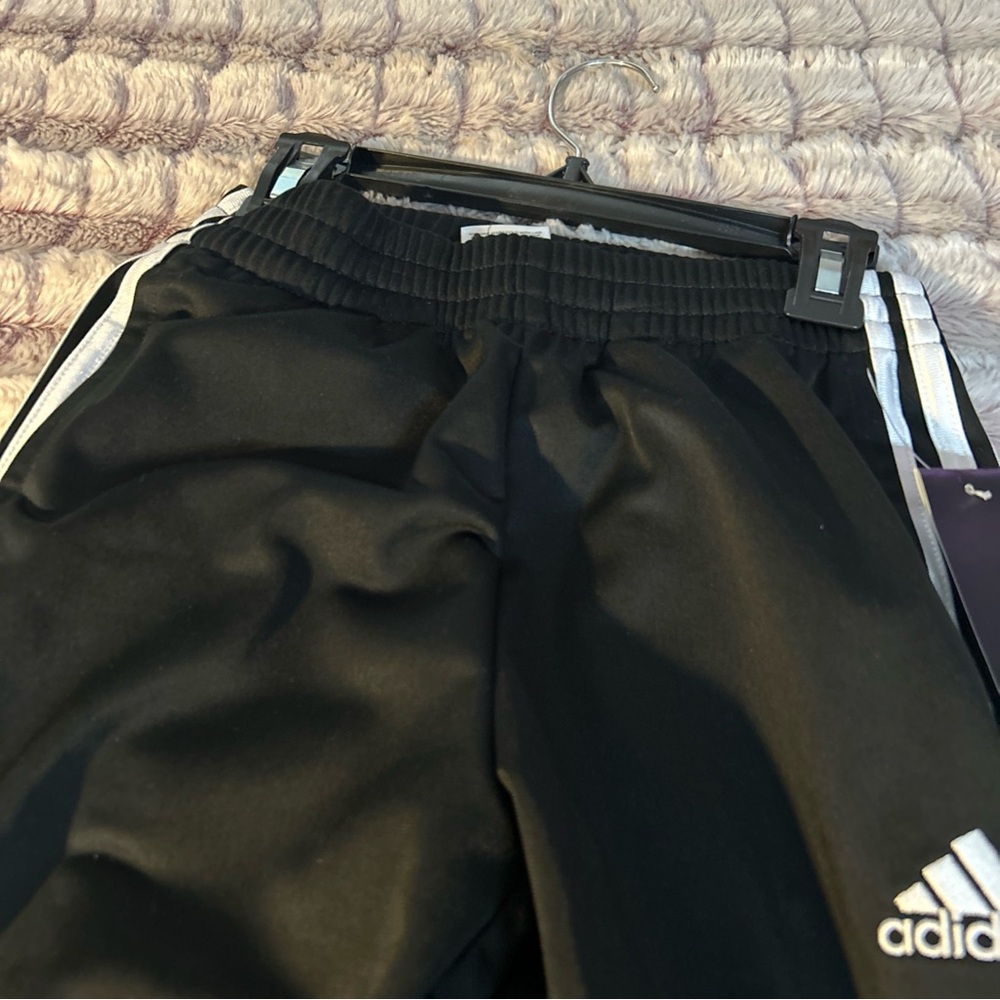 New Boy Adidas Activewear Size small or 8 - Picture 2 of 8